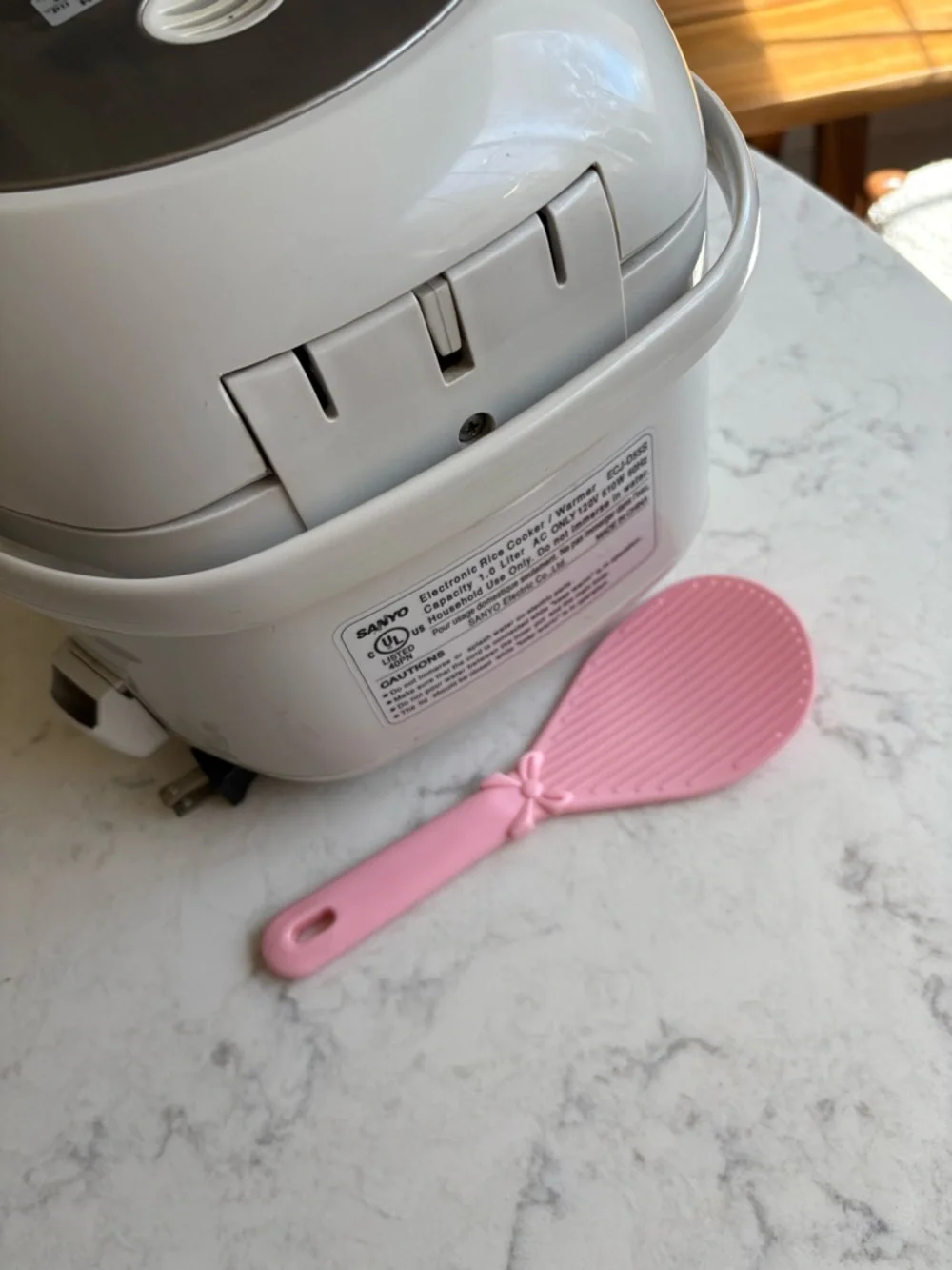 Sanyo White Multi-Function Rice Cooker with Digital Controls
